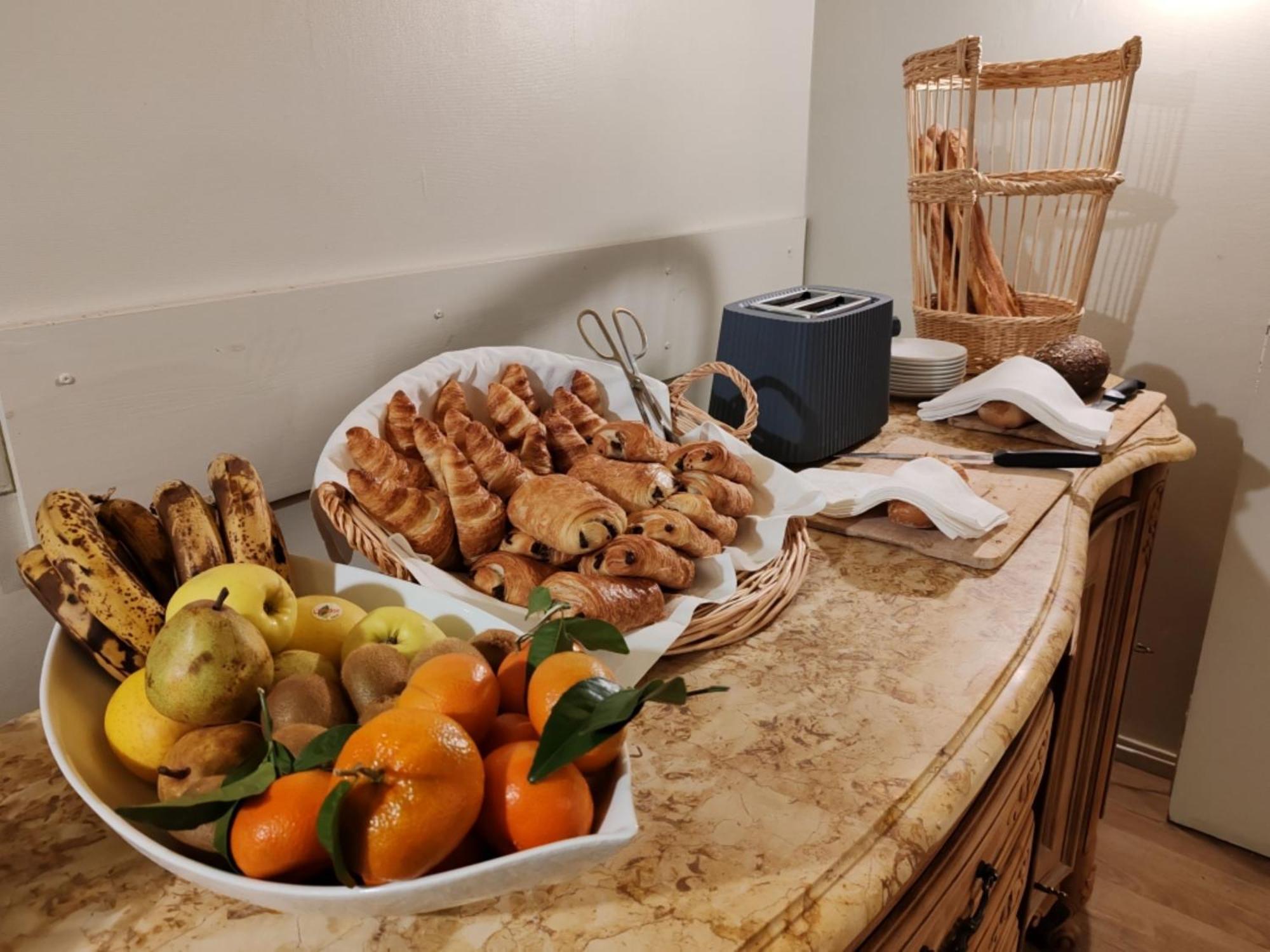 Logis Hotel - Restaurant Le Relais De Comodoliac แซ็งต์-จูเนียง ภายนอก รูปภาพ