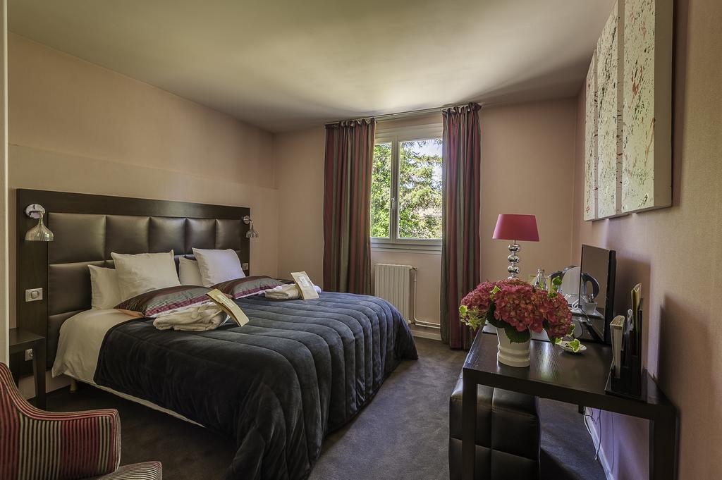 Logis Hotel - Restaurant Le Relais De Comodoliac แซ็งต์-จูเนียง ภายนอก รูปภาพ