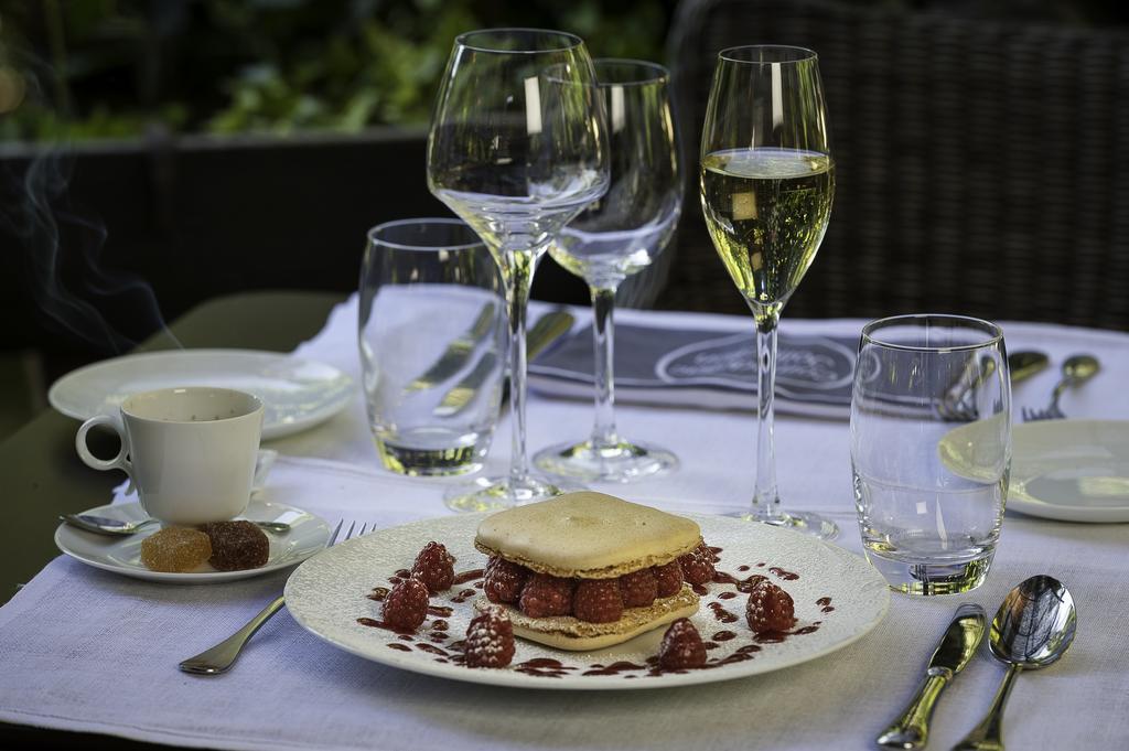 Logis Hotel - Restaurant Le Relais De Comodoliac แซ็งต์-จูเนียง ภายนอก รูปภาพ