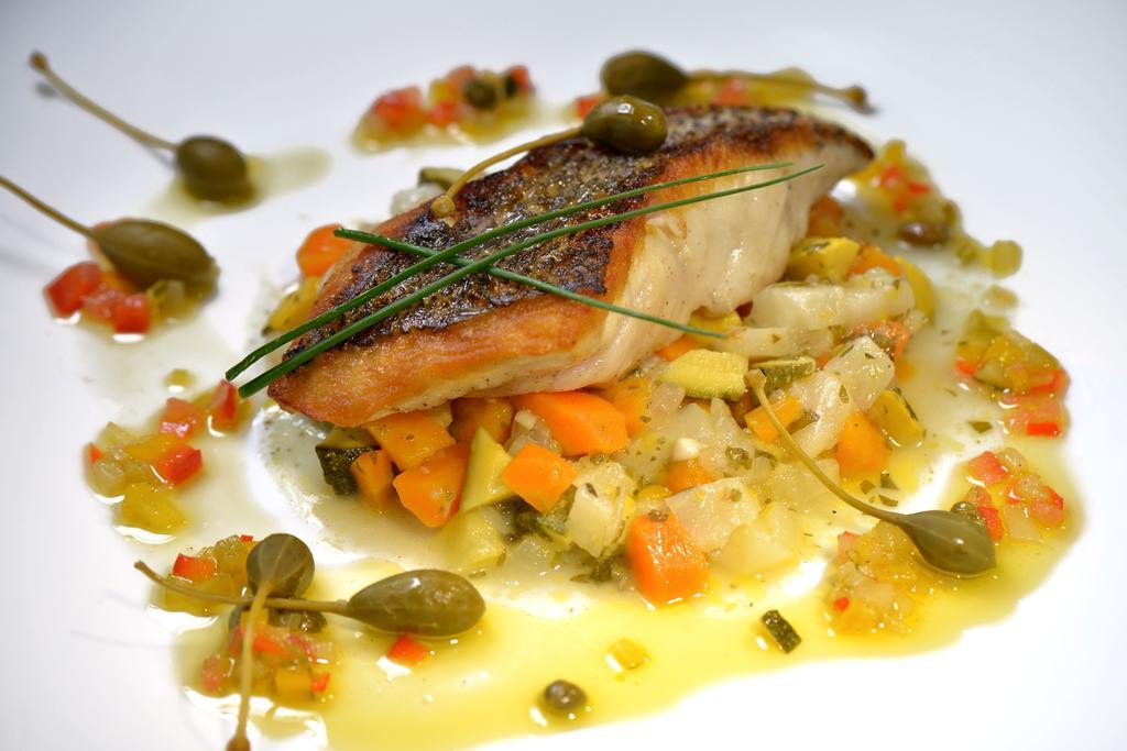 Logis Hotel - Restaurant Le Relais De Comodoliac แซ็งต์-จูเนียง ภายนอก รูปภาพ